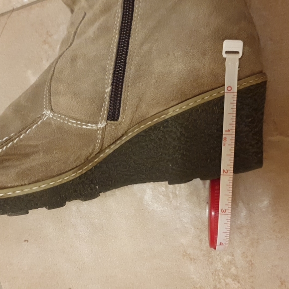 Grey Suede winter boots with real white fur - Picture 4 of 4